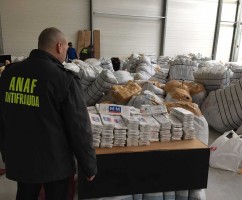 Bunuri cu risc fiscal ridicat în valoare de 4,4 milioane lei confiscate în Punctul de trecere a frontierei Bechet